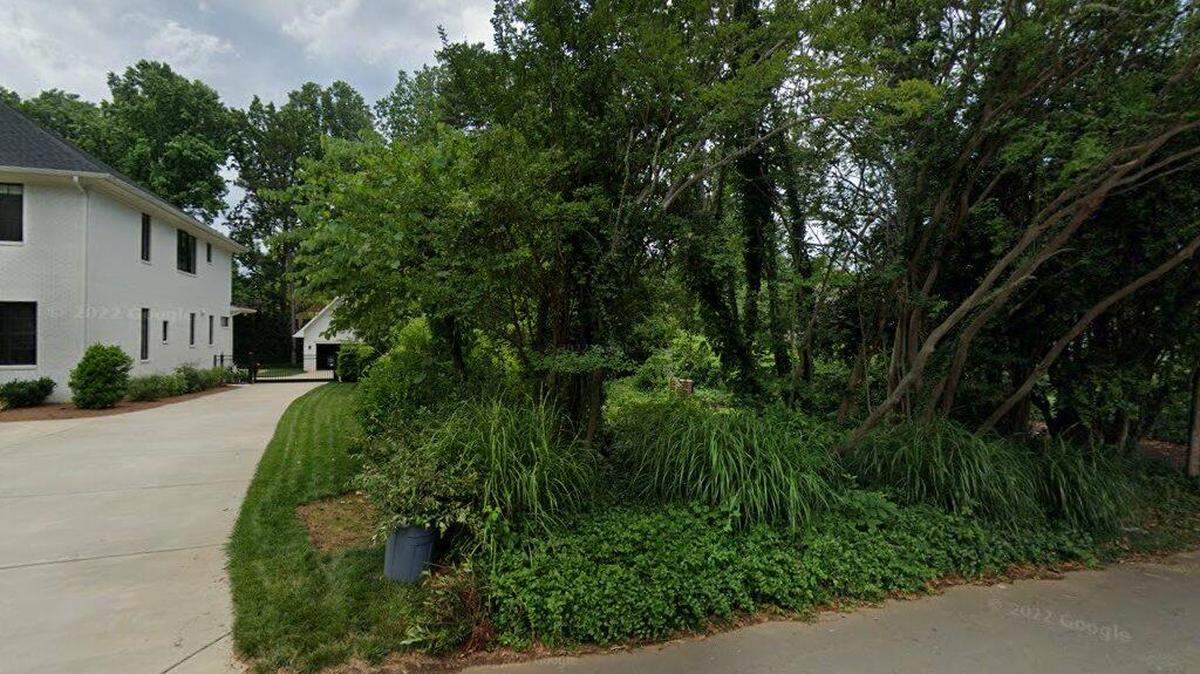 House on 200 block of Hunter Lane