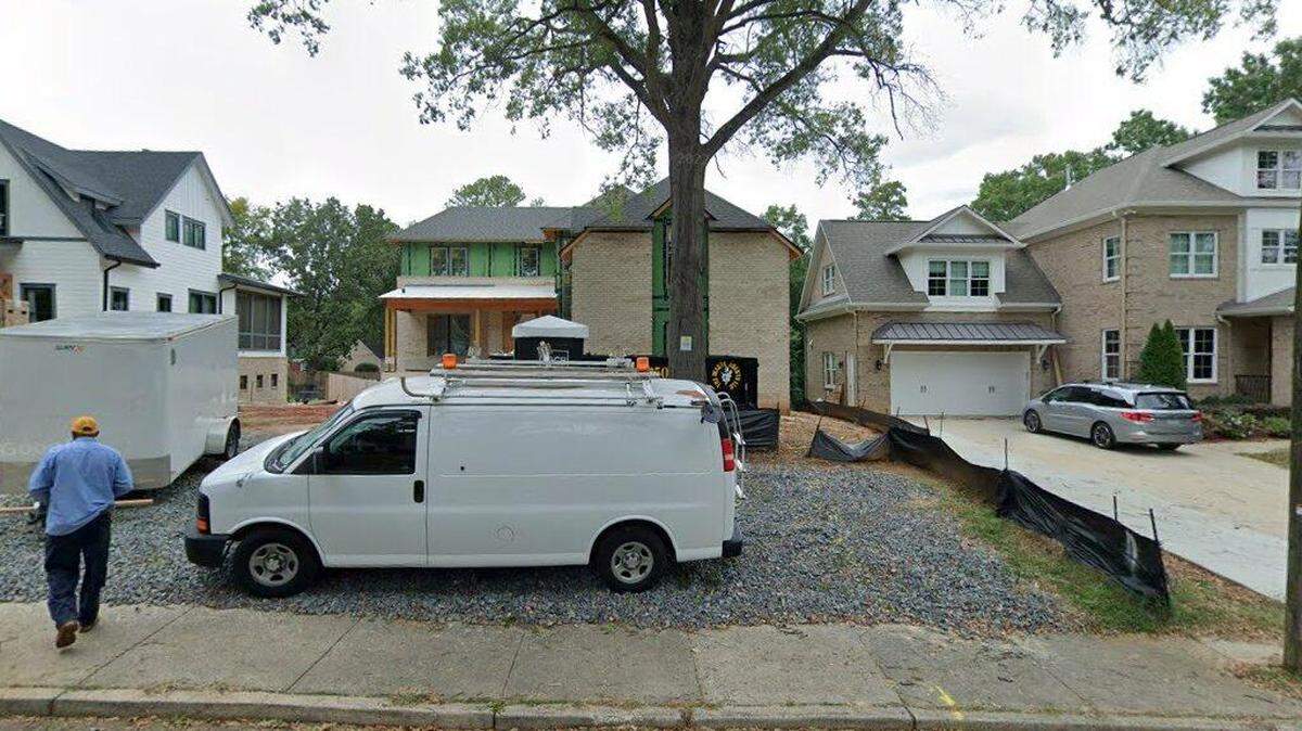 House on 1500 block of Lilac Road
