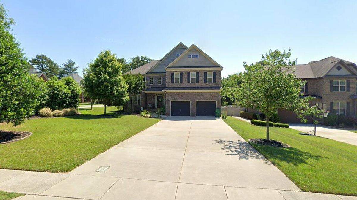 House on 9600 block of Hampton Oaks Lane