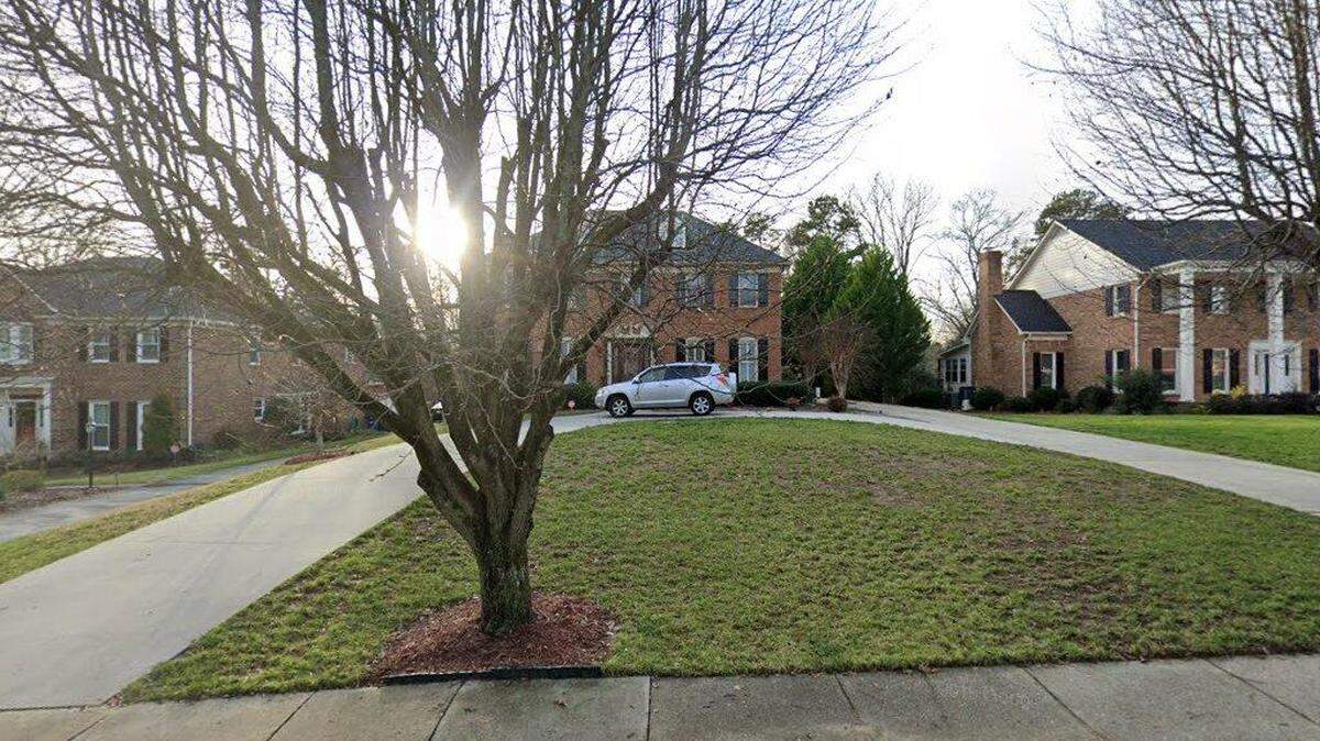 House on 700 block of Stanhope Lane