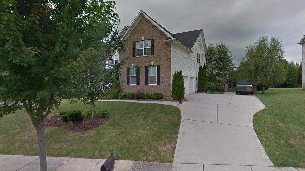 House on 10200 block of Treetop Lane