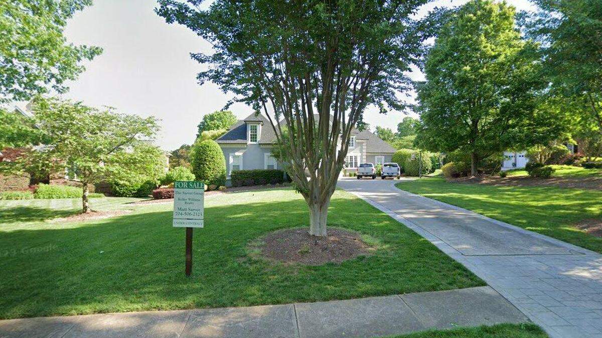 House on 19200 block of Peninsula Shores Drive