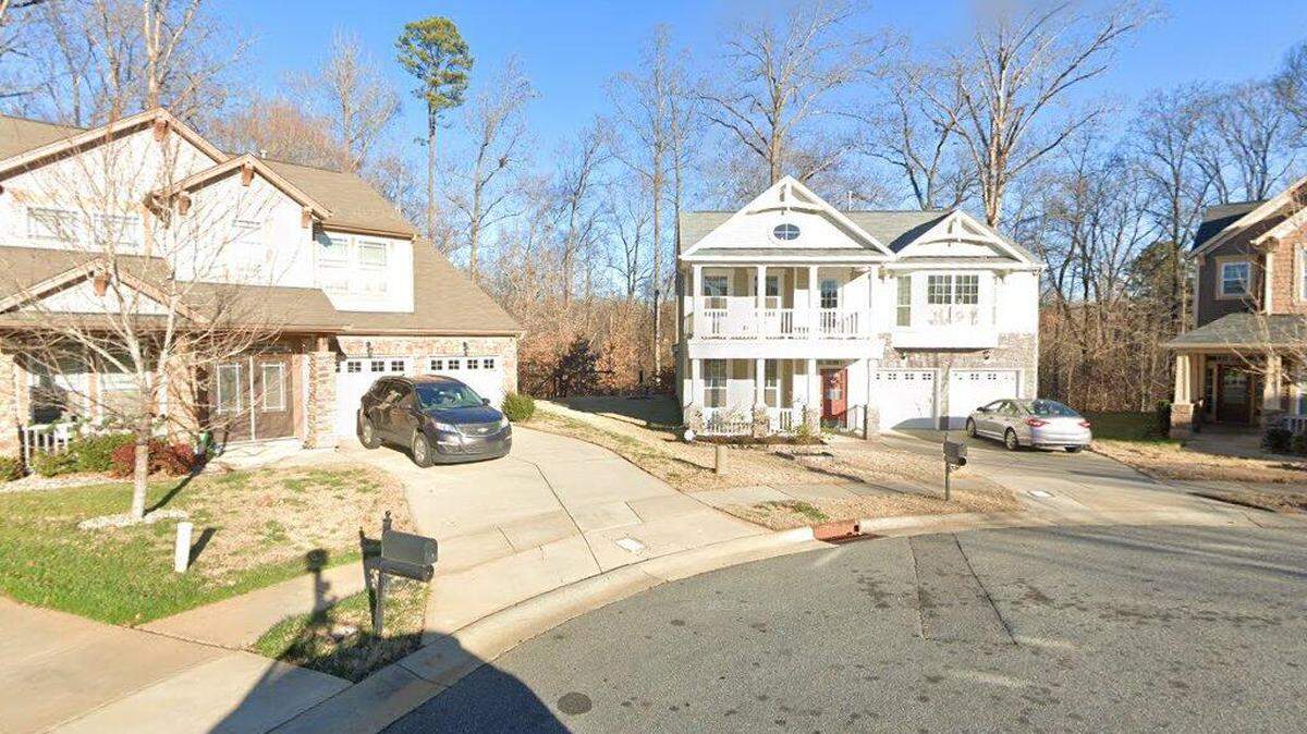 House on 4300 block of Connestee Court
