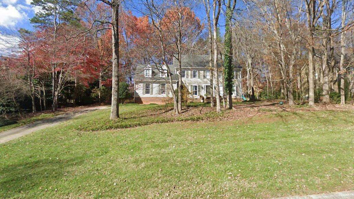 House on 1100 block of Holleybank Drive