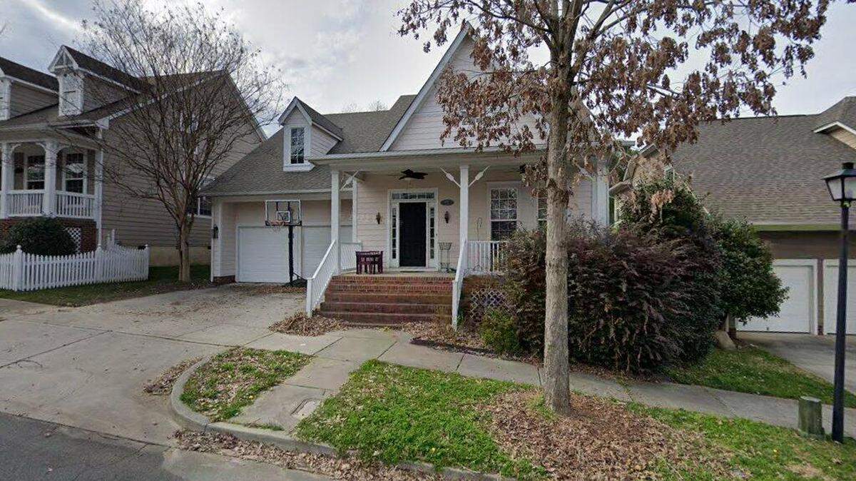 House on 200 block of Fairview Lane