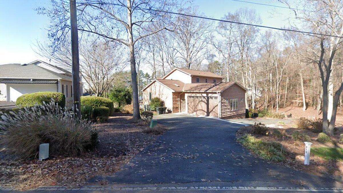 House on 400 block of Beaten Path Road