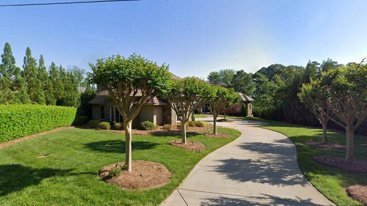 House on 16300 block of Jetton Road