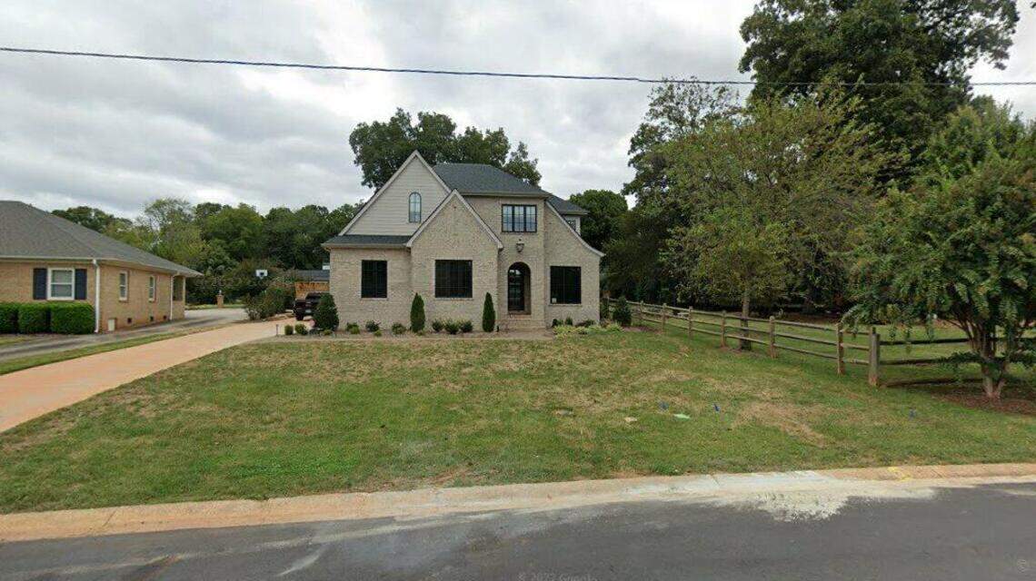 $2.8 million house with 5 bedrooms sells in Mecklenburg county. See where it’s at.