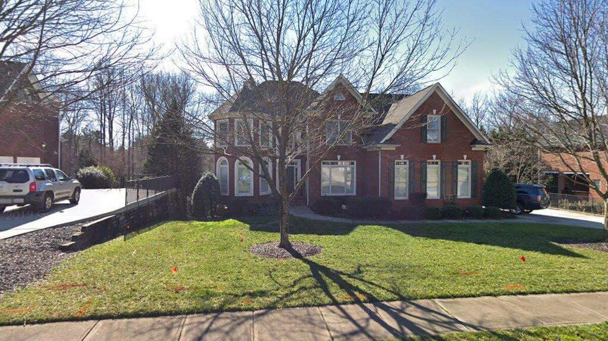 House on 16600 block of New Providence Lane