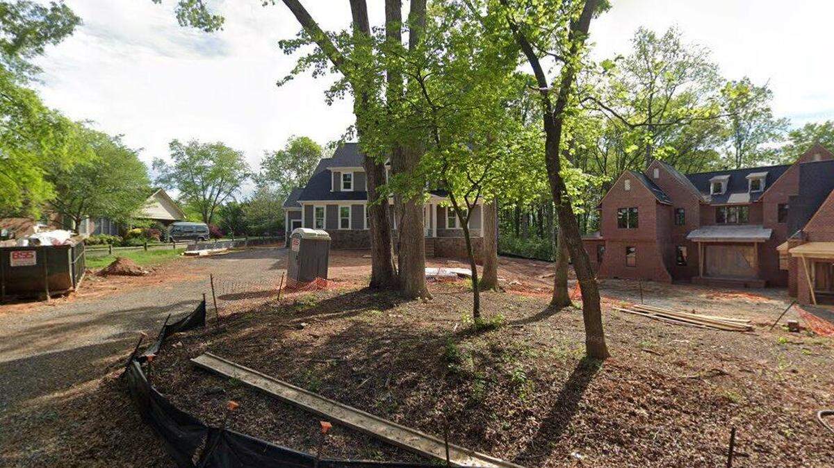 House on 16200 block of Henry Lane