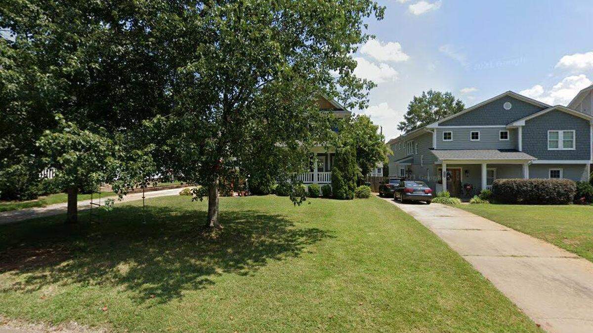 House on 2300 block of Winthrop Avenue