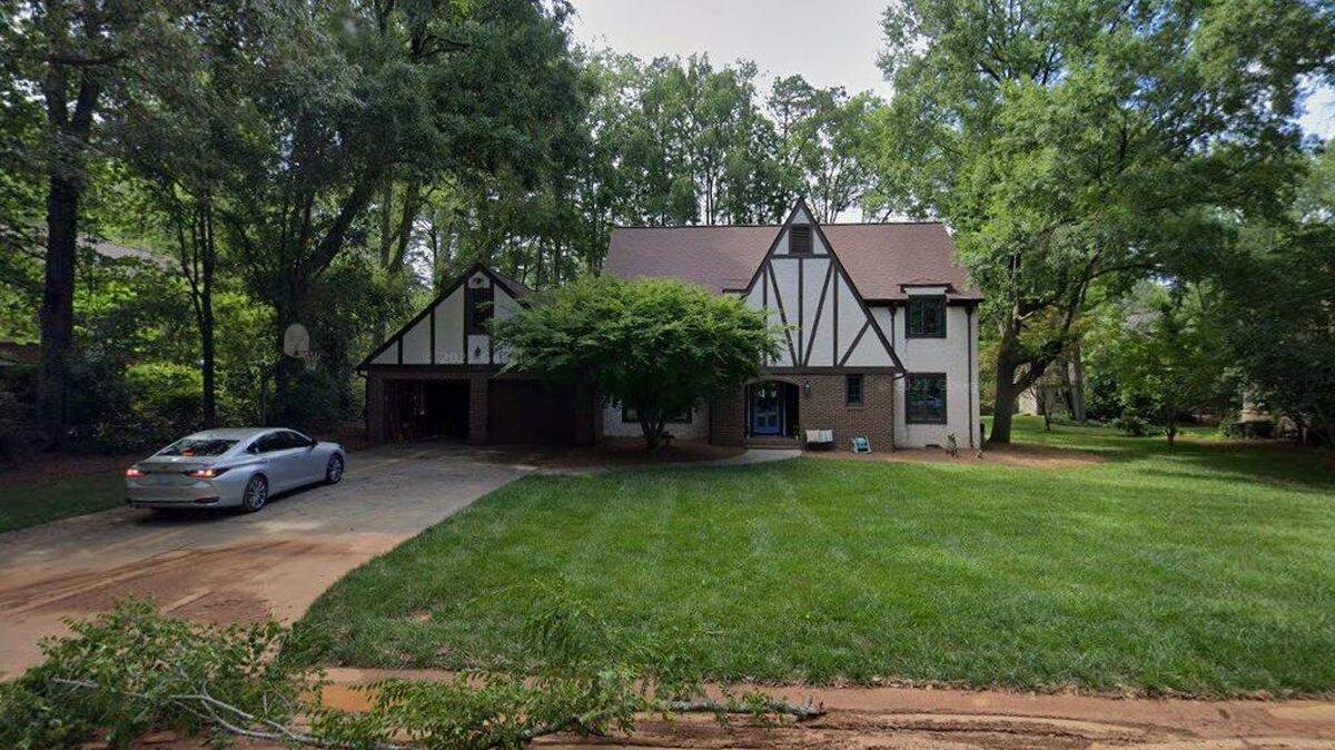 House on 1700 block of Cavendish Court
