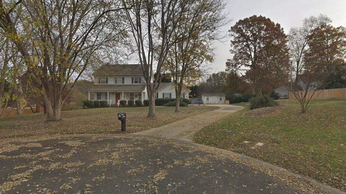House on 13800 block of Oldham Place