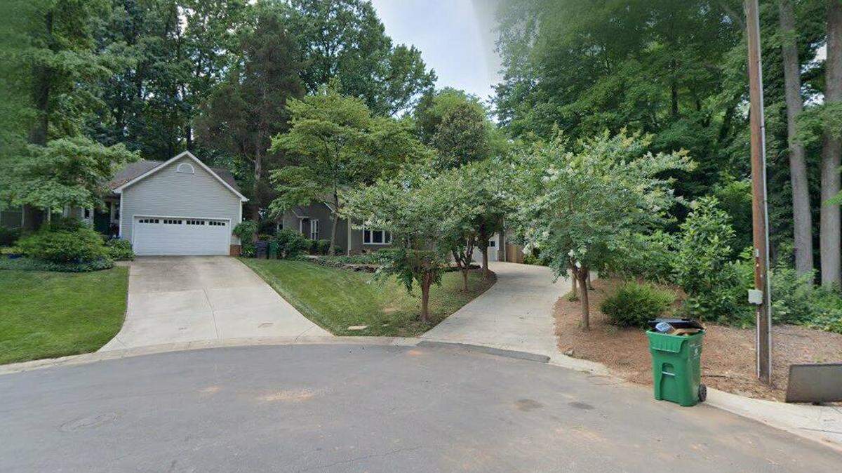 House on 4100 block of Darwin Circle