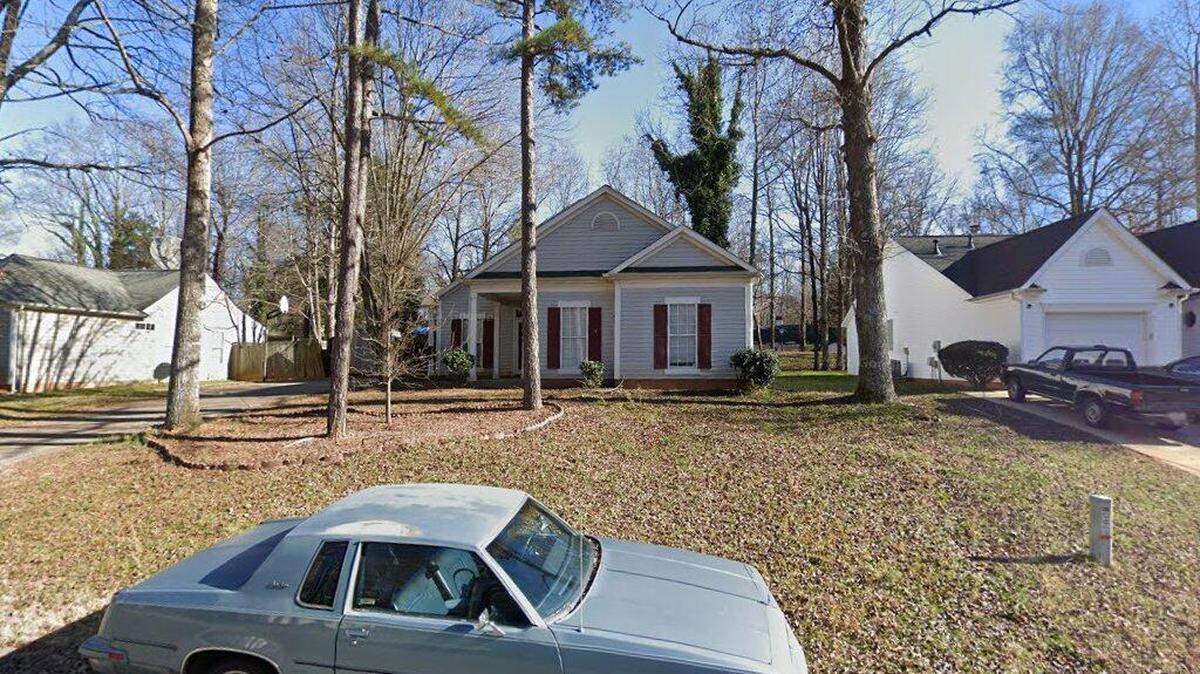 House on 7800 block of Pence Pond Lane