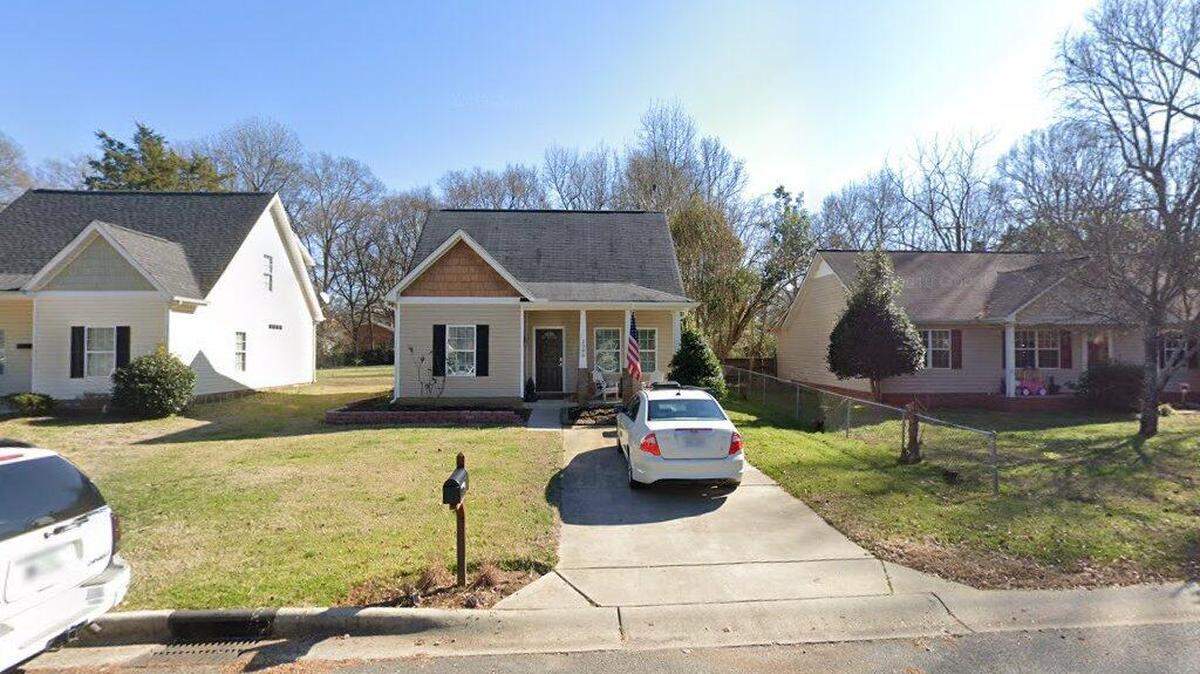 House on 1700 block of Dallas Avenue