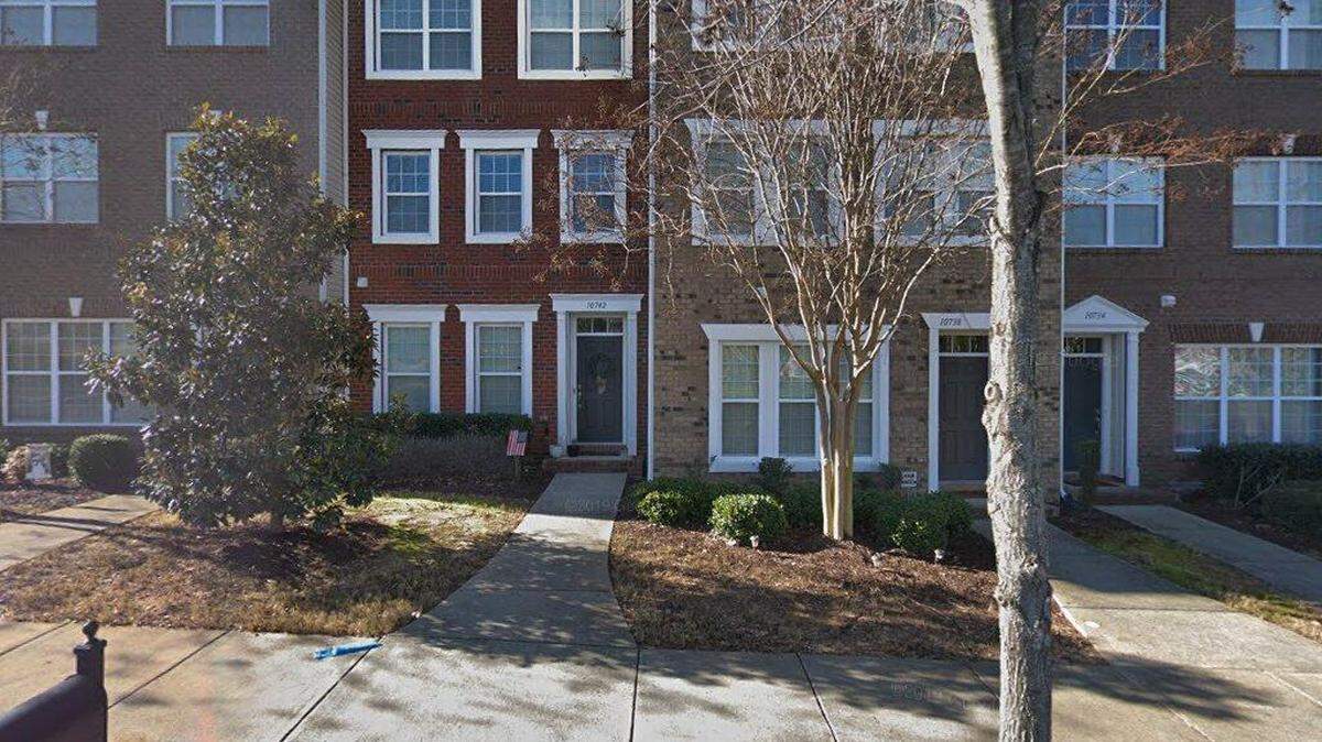 House on 10700 block of Kemptown Square Square