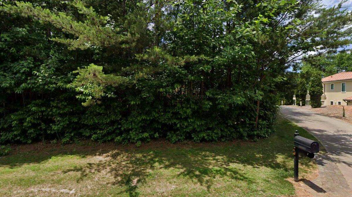 House on 5200 block of Plantation Ridge Road