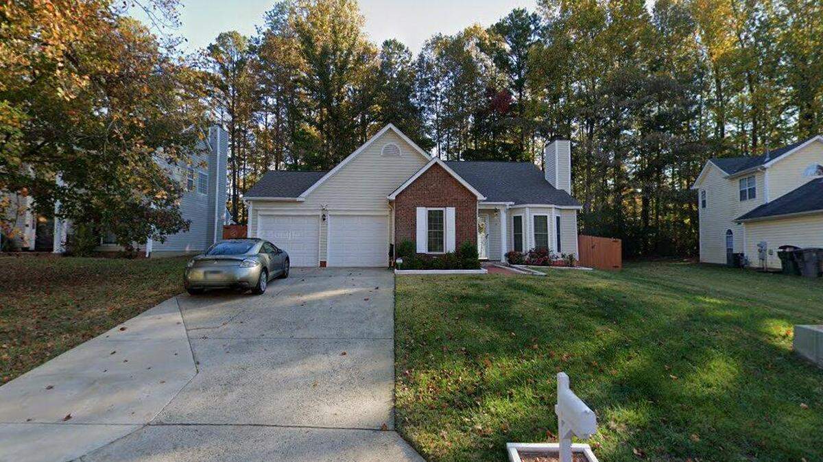 House on 7500 block of Heronwood Lane