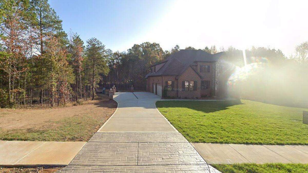 House on 10400 block of Annie Oakley Trail