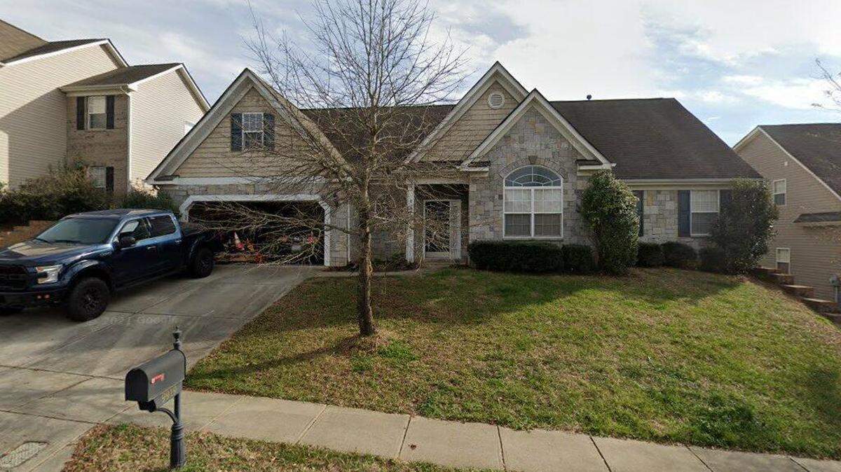 House on 9900 block of Glenburn Lane
