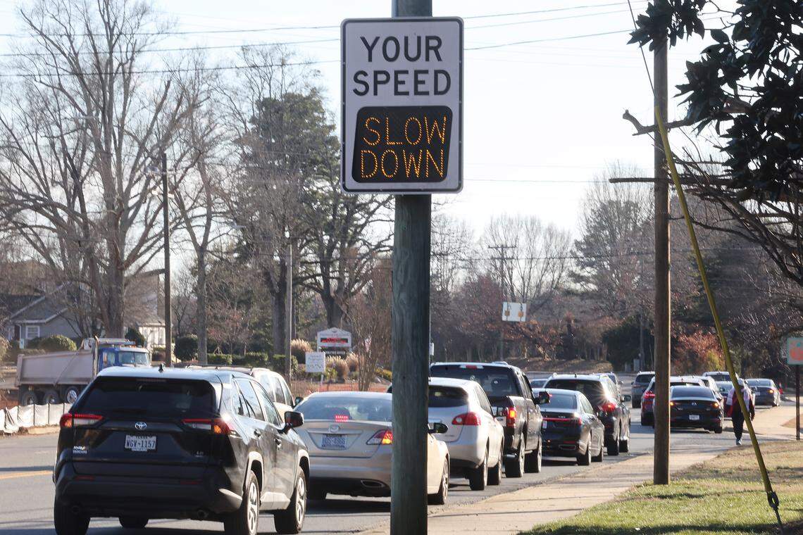 A traffic sign near Mallard Creek Elementary alerts drivers to slow down. A proposed townhome development would add 195 homes to the Mallard Creek Drive, which increased traffic concerns for residents. But the developer has withdrawn its request for rezoning.