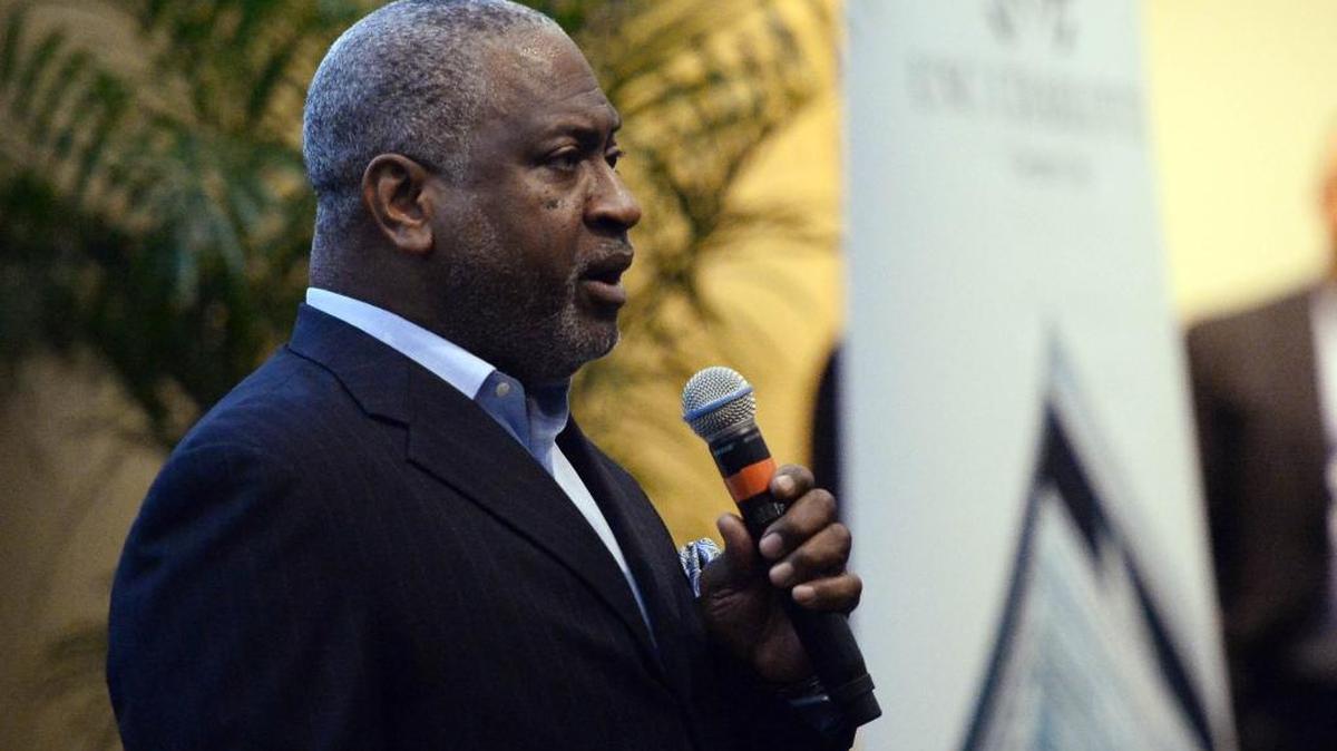 Ronnie Bryant, President and CEO of the Charlotte Regional Partnership, speaks to a group gathered at UNC Charlotte’s Center City’s campus for a summit to help brainstorm how to pitch Charlotte to Amazon.com on Wednesday, Oct. 11, 2017.