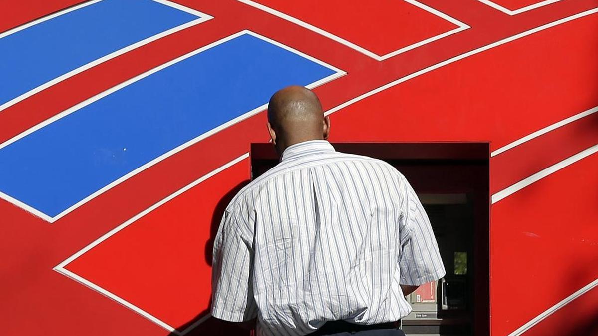 According to data for the last three months of 2017, Bank of America paid the same amount – .01 percent on average – for U.S. savings accounts that it did when the Federal Reserve started raising rates in 2015.