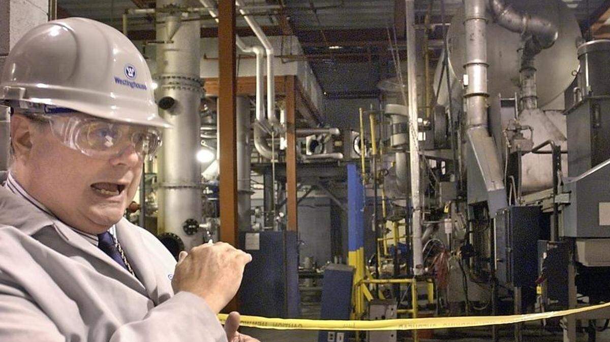 A nuclear engineer at the Westinghouse Electric Co. commercial nuclear fuel plant on Bluff road near Columbia Photo By Tim Dominick/The State Date Taken: 08/06/04 City: Columbia State: SC