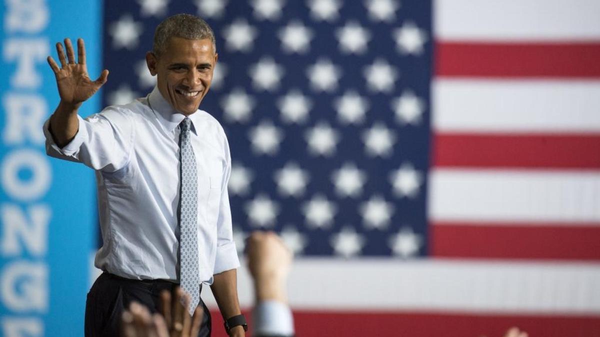 President Barack Obama will return to North Carolina to campaign for Hillary Clinton on Friday.