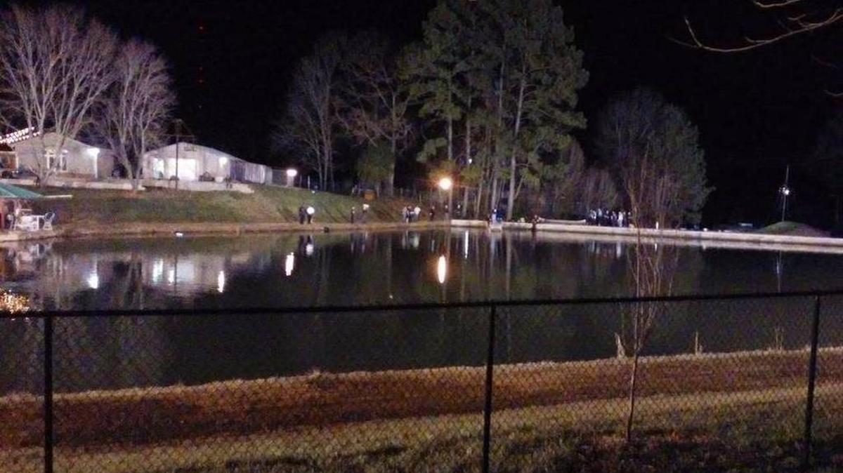 Crews searching pond where a 4-year-old disappeared in Mooresville.