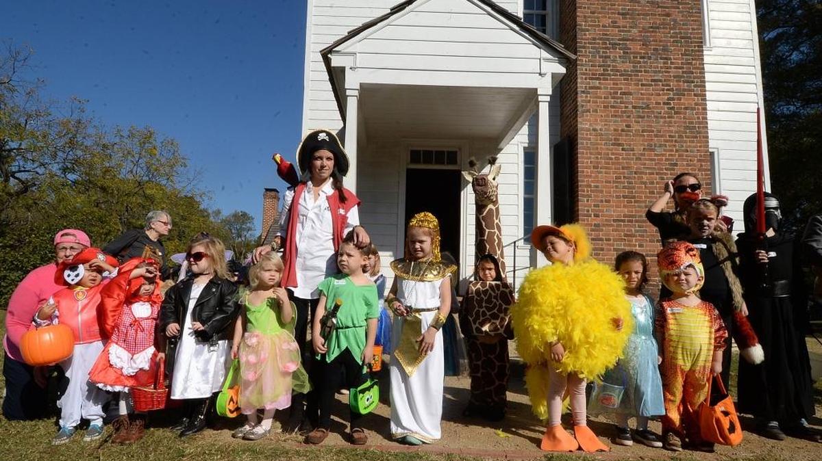 Frightgeist, and online tool from Google Trends, has analyzed the most searched Halloween costumes nationally and in various cities.