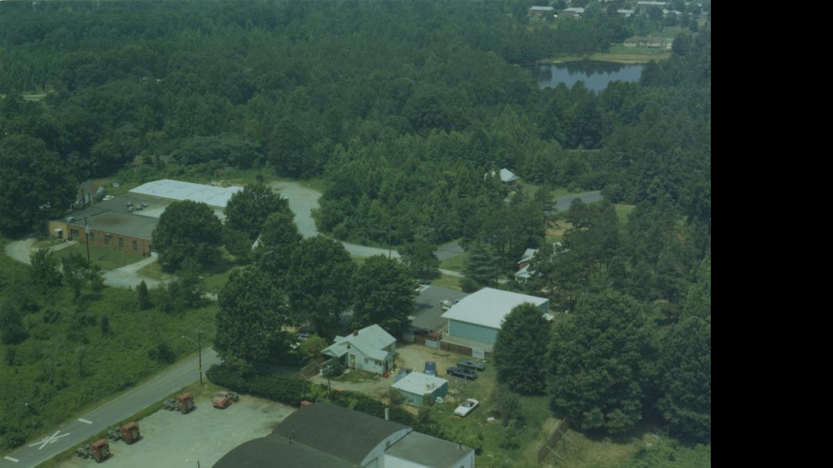 
This is an aerial photo of the house on Allen Road South in Charlotte where five people were shot to death in 1979.
