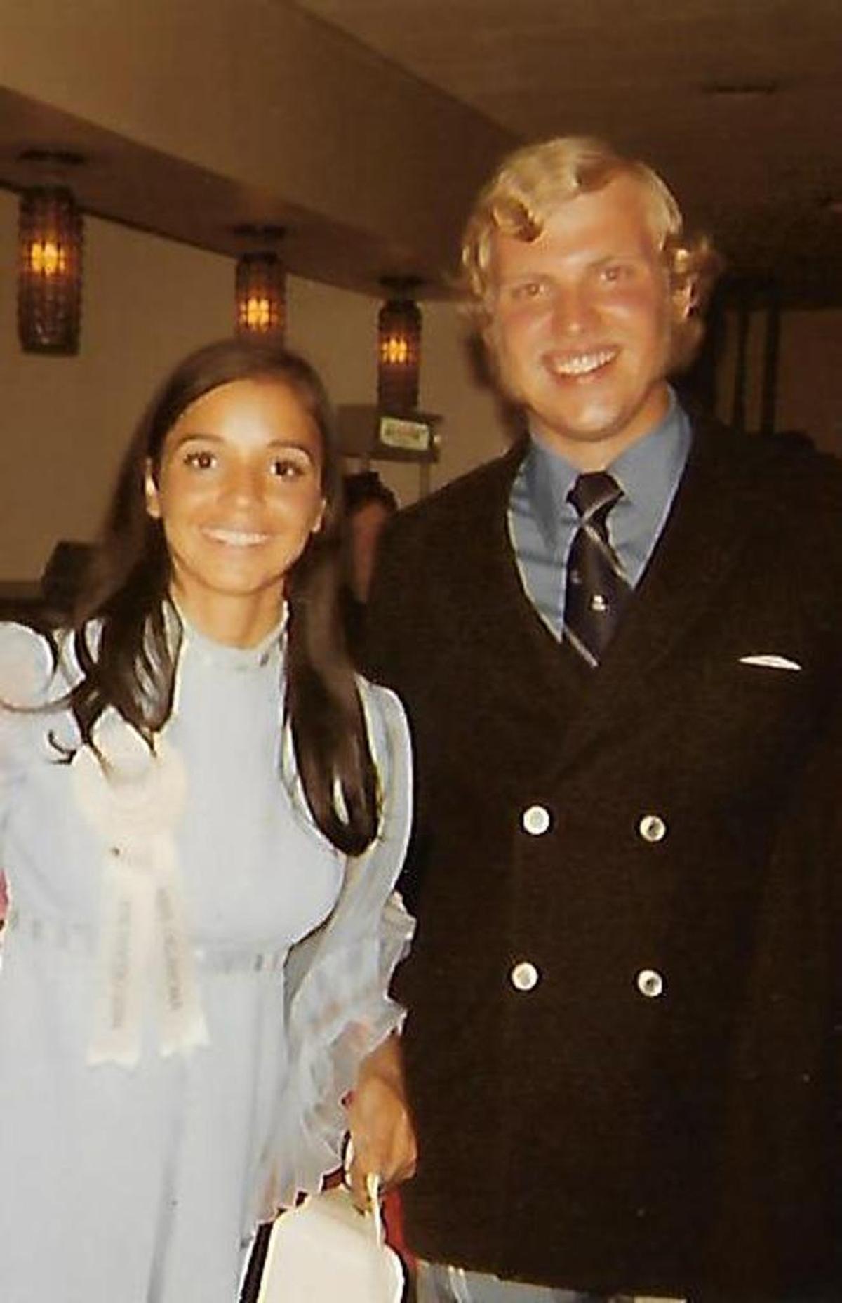 Although they were no longer as close, Tom Tate joined Susan Supernaw at the Miss America pageant in 1971.