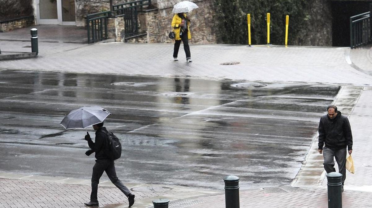Chance of a wintry mix Thursday in Charlotte falls to 20 percent, while possibilities raise on Sunday night.