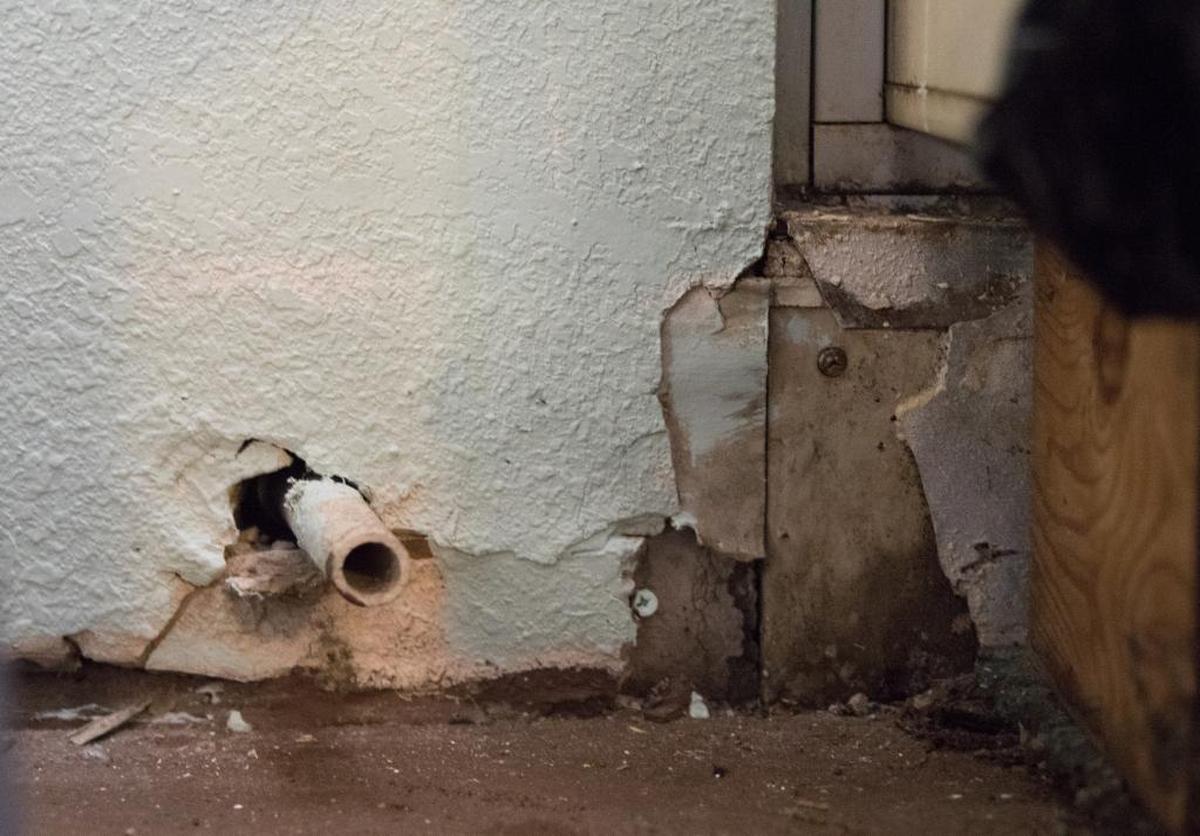 Interviews with former and current tenants at the Airport Parkway Inn and Suites found that they paid as much as $1,000 a month — in some cases nearly all their monthly income — for a building where inspectors have found had faulty plumbing, inoperable smoke detectors and blocked exits