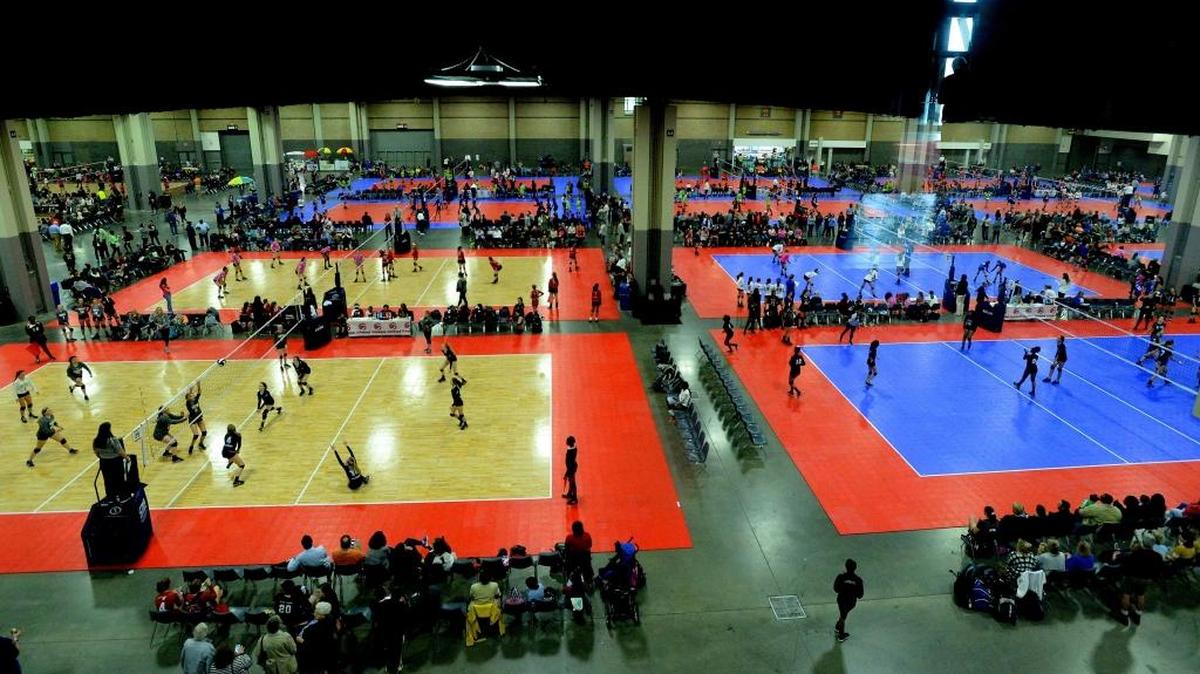 The 2017 Palmetto State Regional Volleyball championship is being held at the Charlotte Convention Center this weekend. This is a South Carolina state regional championship girls’ volleyball tournament, sanctioned by USA Volleyball. This tournament welcomes over 190 teams each year. It began on Friday and runs through Sunday.