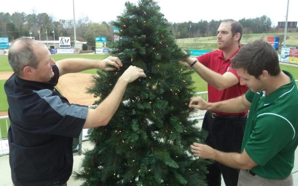 Intimidators host first Holiday Laser Light Experience