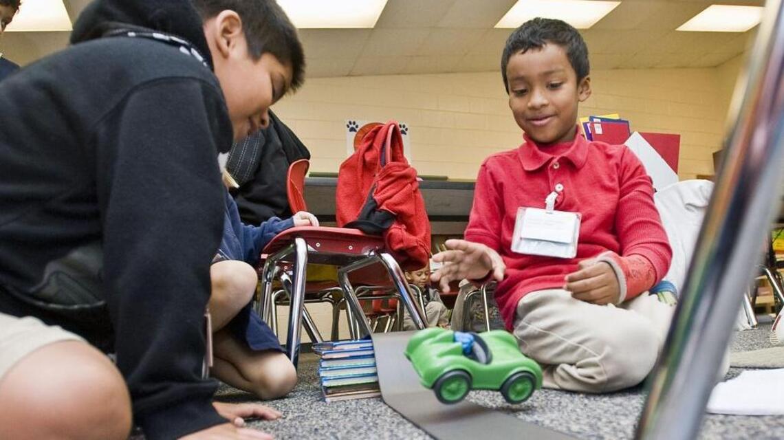 Students study car crashes, safety