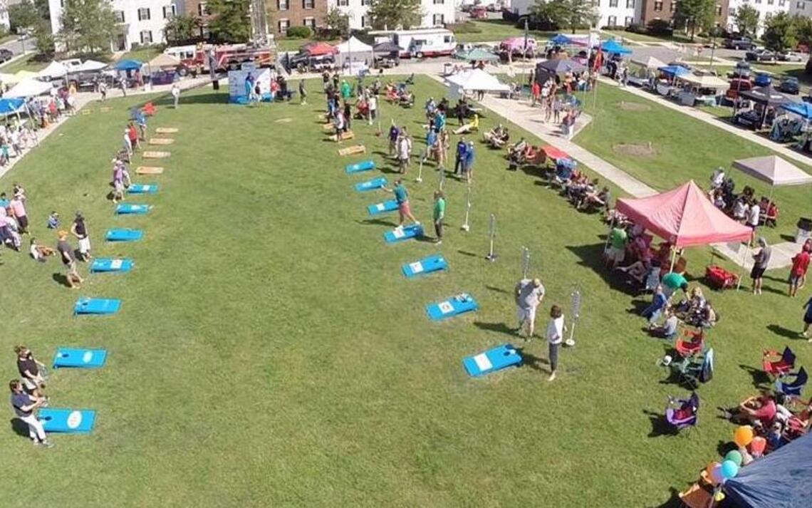Tossing bags benefits local charity