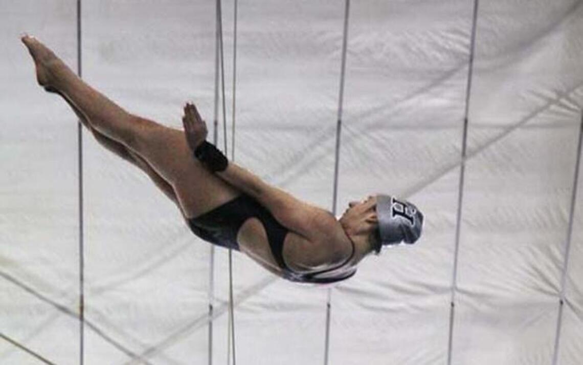 Divers get ready to compete in state championships