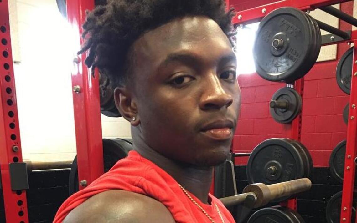 S. Meck senior honors father by giving his all on football field