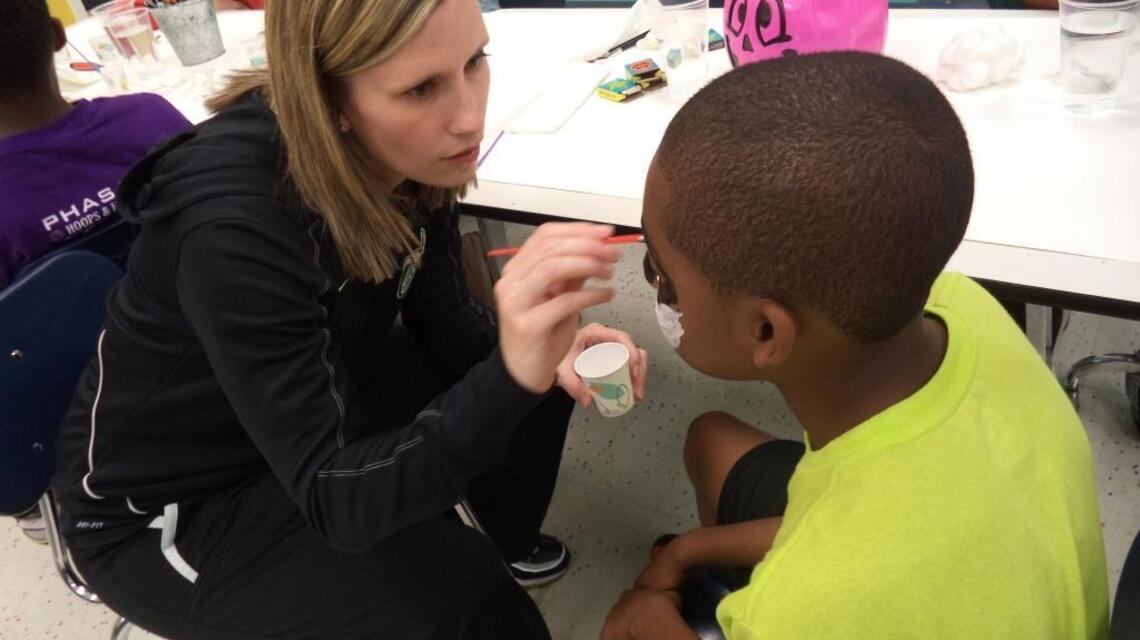 UNCC women’s basketball team makes a difference off the court