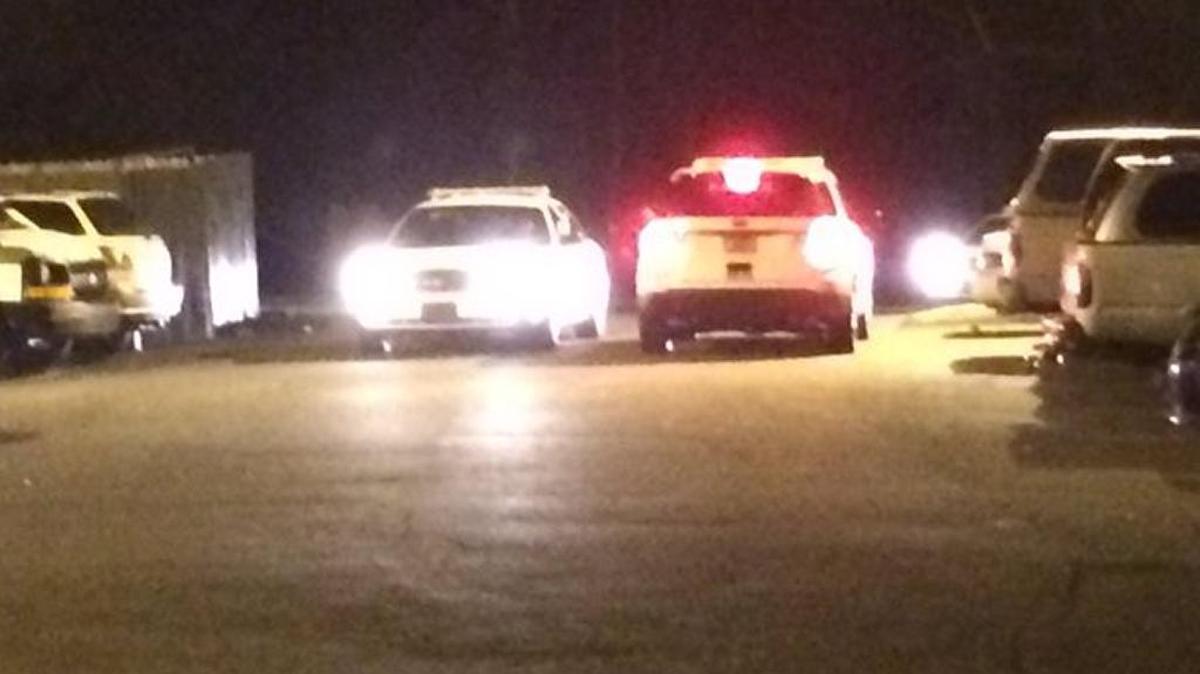 A man was shot in the leg during a robbery attempt at the Teal Point Apartments in east Charlotte early Friday, police said. The victim suffered non-life threatening injuries.