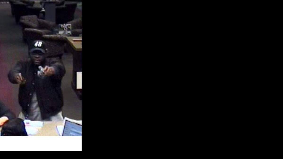 
CMPD released this new photo of the suspect in Thursday’s BB&T robbery . 


