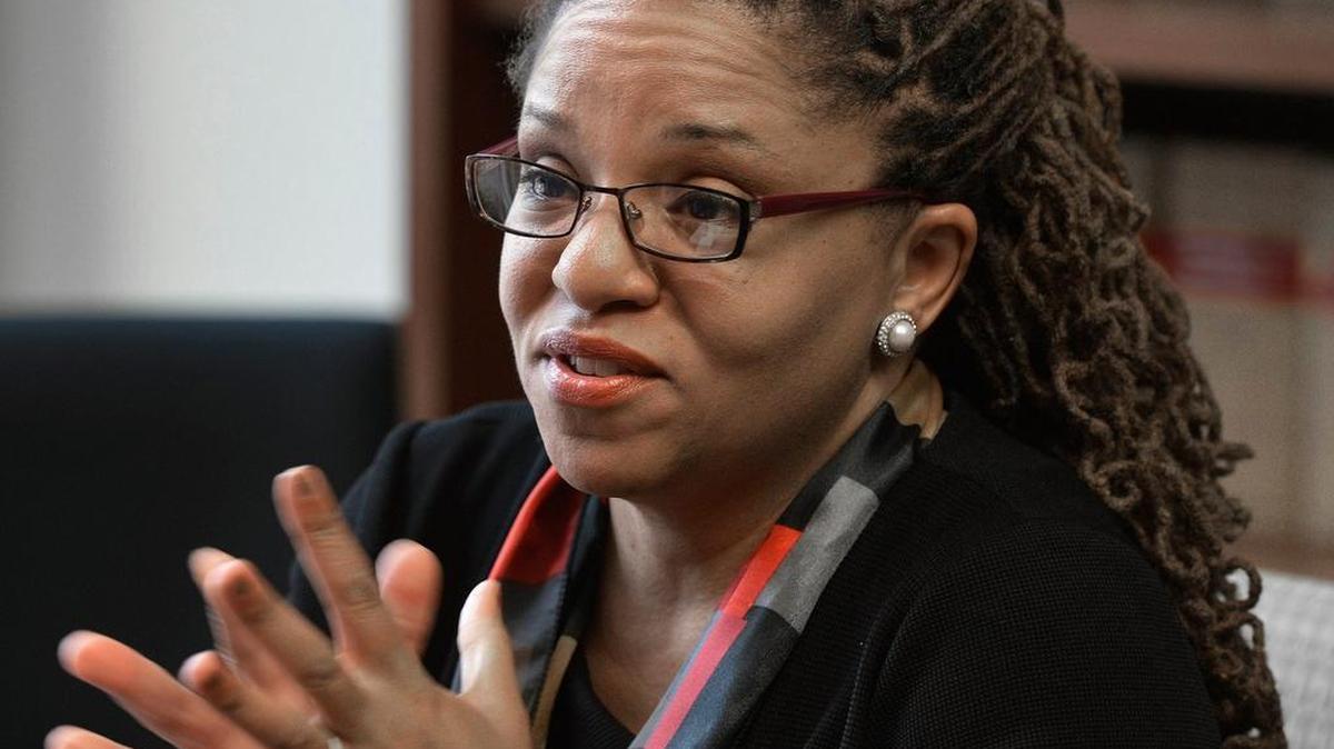 Elisa Chinn-Gary was elected Mecklenburg County Clerk of Superior Court in 2014.