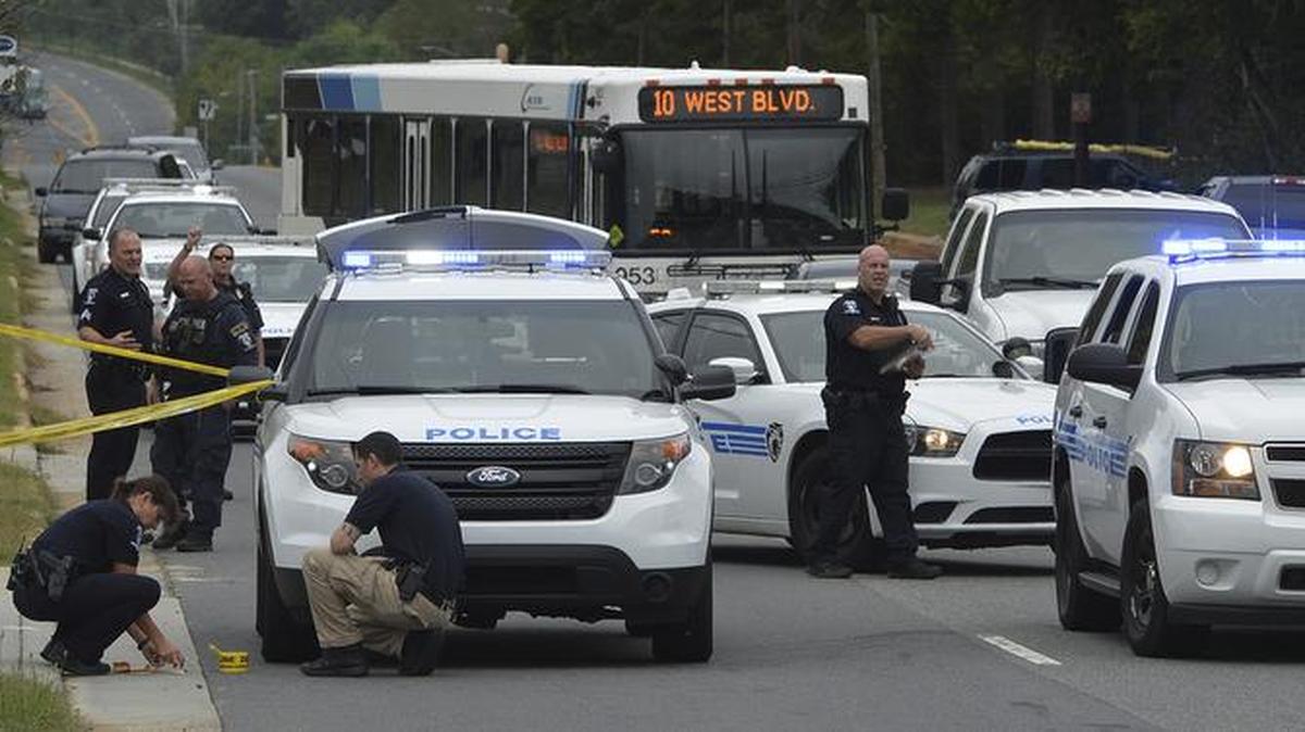 
Police responded to a shooting near the 3100 block of West Boulevard Tuesday afternoon, September 22, 2015.
