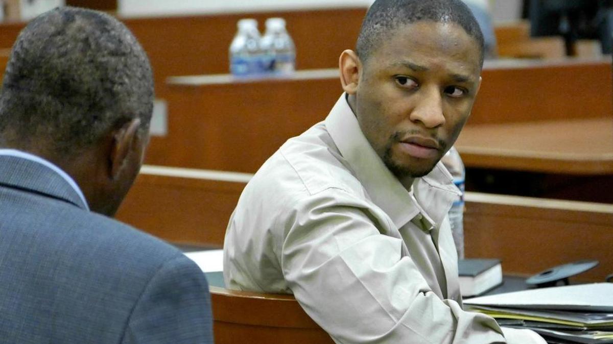 Todd Boderick talks with attorney Calvin Coleman during closing arguments in his murder trial, Wednesday, March 23, 2016. Boderick is accused of beating his 6 month old daughter, Keyoni, to death in 2012.