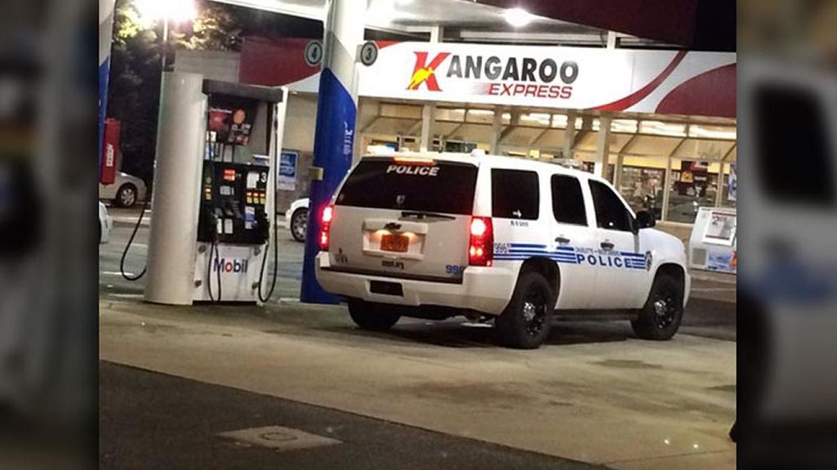 Charlotte-Mecklenburg police are investigating a robbery at a Kangaroo gas station at Woodlawn and Park roads in south Charlotte.
