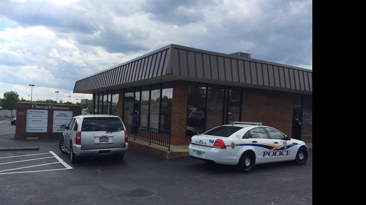 
Drug agents raided this massage parlor Thursday afternoon. Two women were arrested in a prostitution sting.
